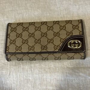 Gucci Tan Canvas GG Wallet